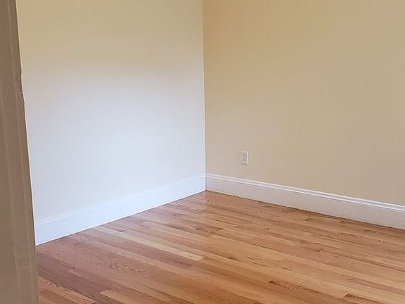 4th image of 194 Kelton St #30