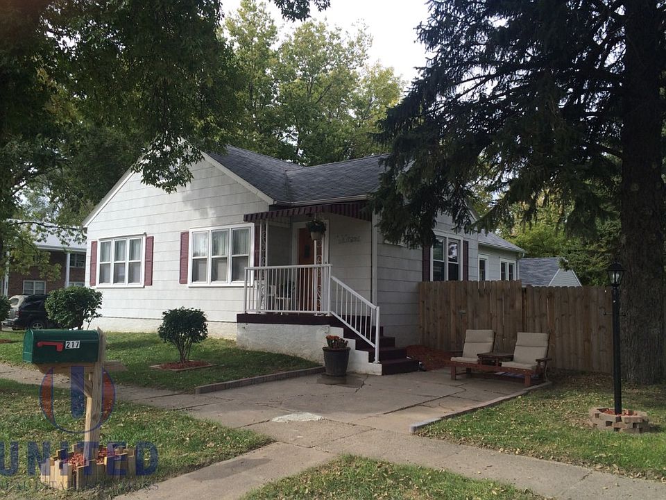 1st image of 217 W 30th St