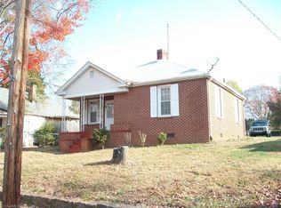 706 Osborne St, Eden, NC 27288