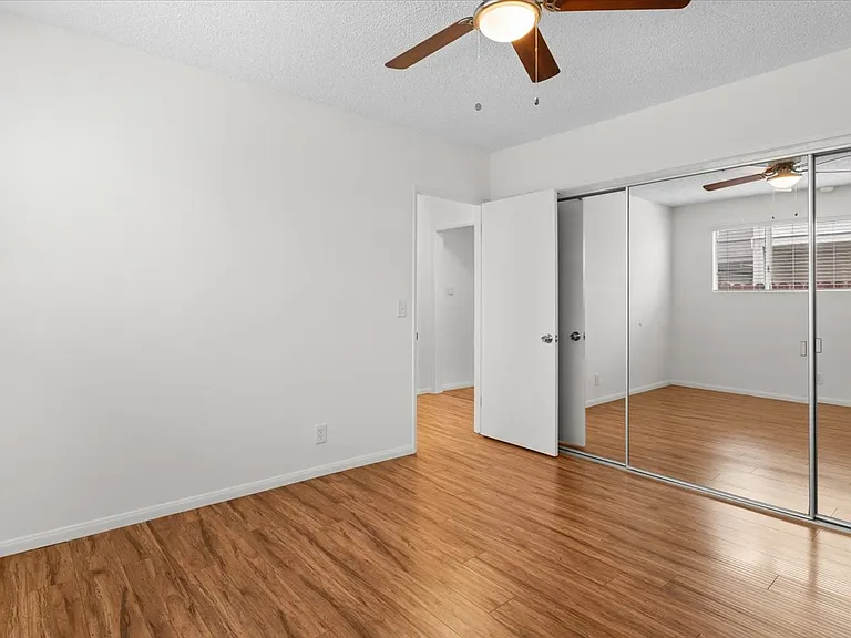 4458 Woodman Ave #2 — Photo 16