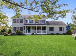 3 Briarwood Rd, Long Valley, NJ 07853