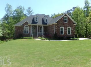 135 Eagles Nest Dr, Fayetteville, GA 30214