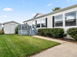 4477 Single Tree Dr, Howell, MI 48843