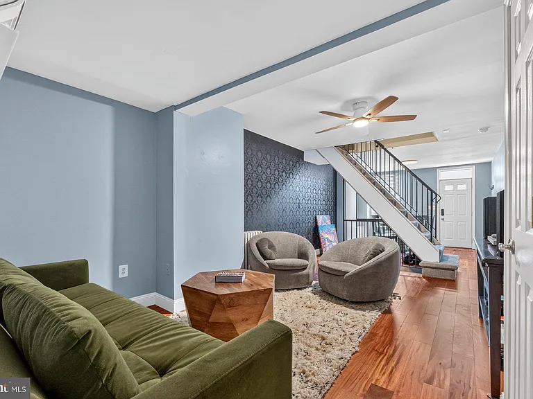 1611 Clarkson St — Photo 10
