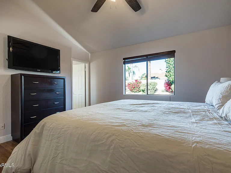 6444 E Sandra Ter — Photo 12