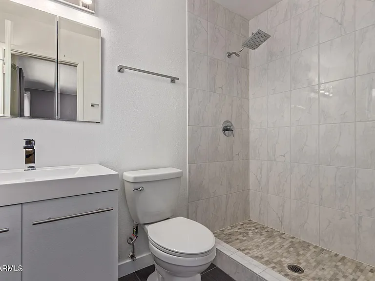 3210 N Jay St — Photo 23