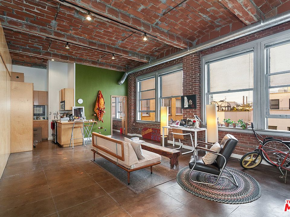 1st image of 215 W 7th St APT 1304