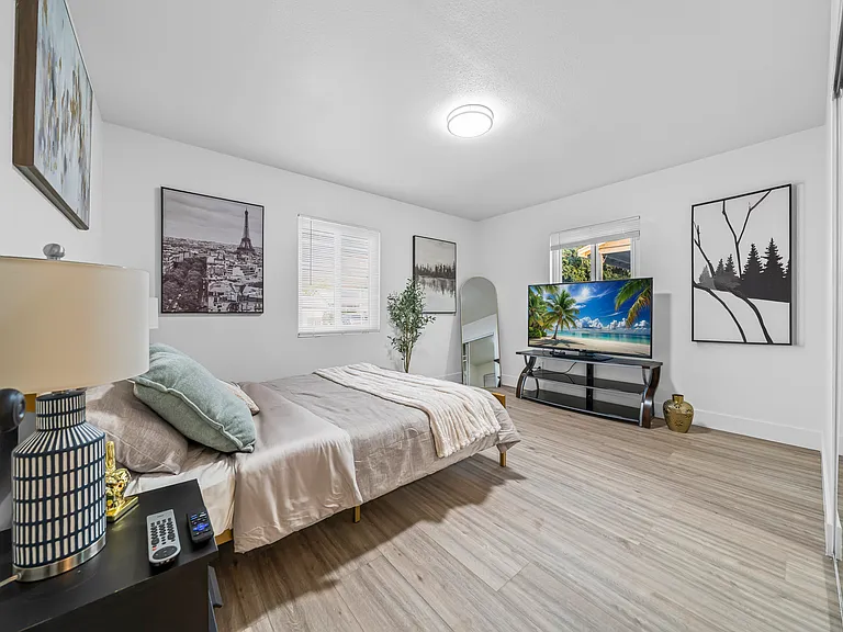 606 S Sunshine Ave — Photo 9
