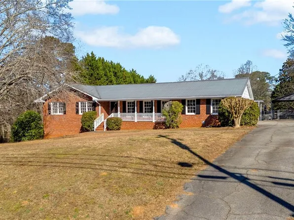 421 N 5th Ave, Winder, GA 30680