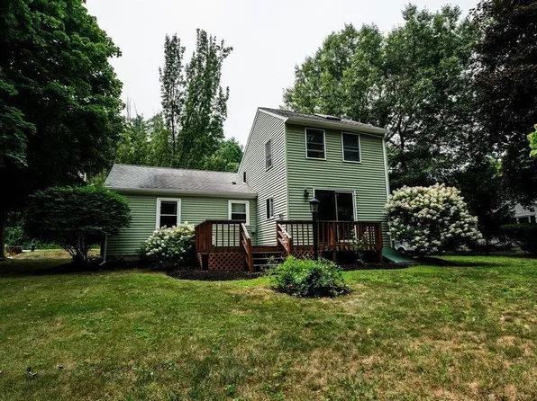 1083 Edgell Rd, Framingham, MA 01701
