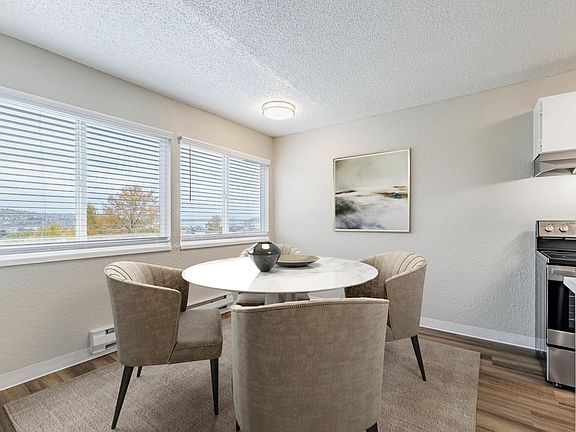 2 Bed 1 Bath - Dining Room