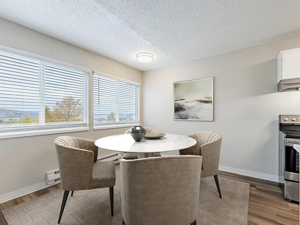 2 Bed 1 Bath - Dining Room