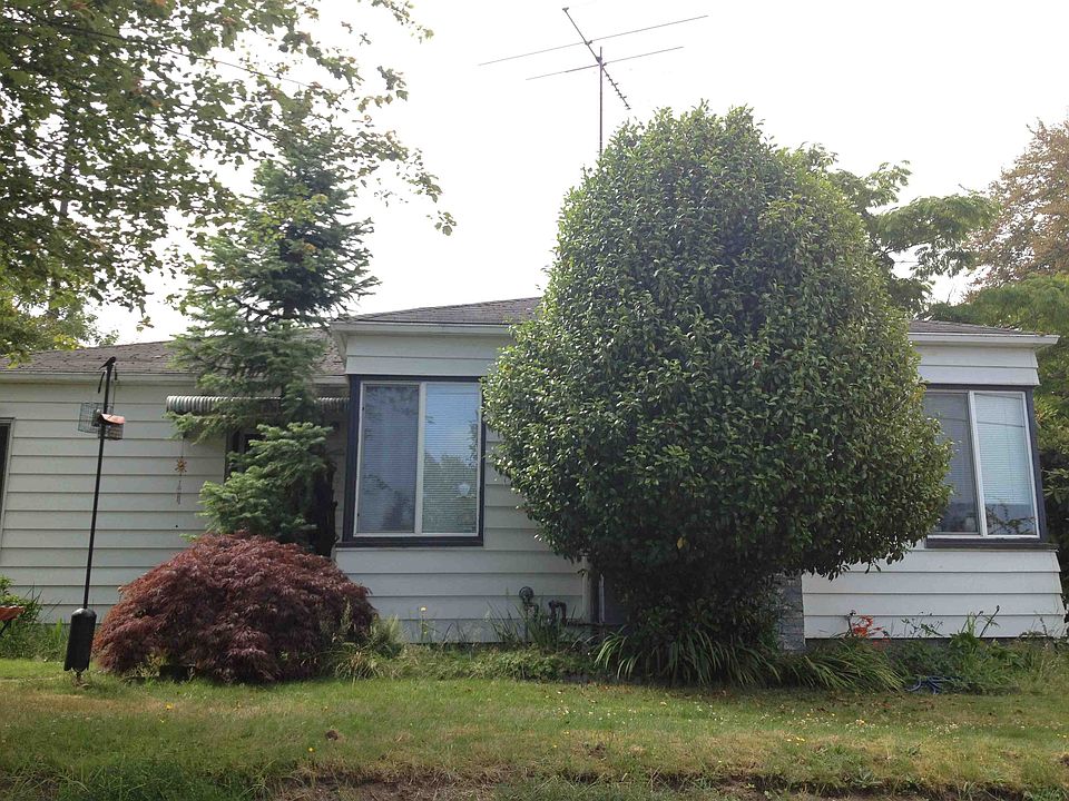 2nd image of 559 NE 95th St