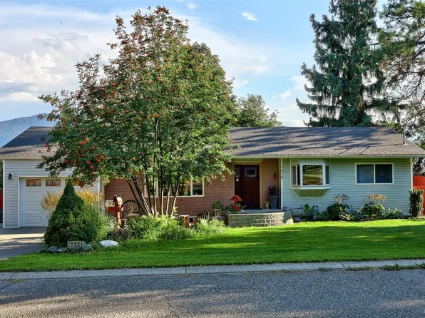 1926 Greaves Ave, Merritt, BC V1K 1J3