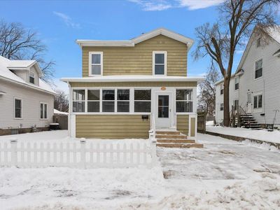 1037 Washington Ave, Grand Haven, MI, 49417