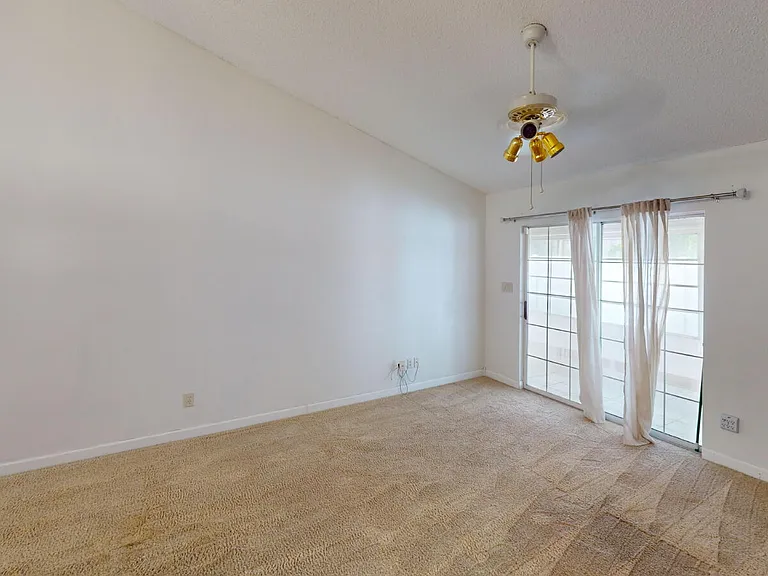 318 Mirabelle Dr — Photo 9