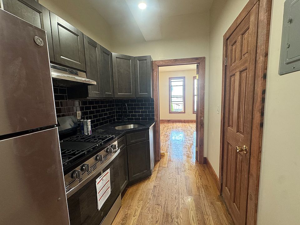 1st image of 315 Jefferson Ave #3R