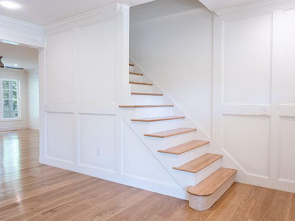 2nd image of 7570 Nandina Dr