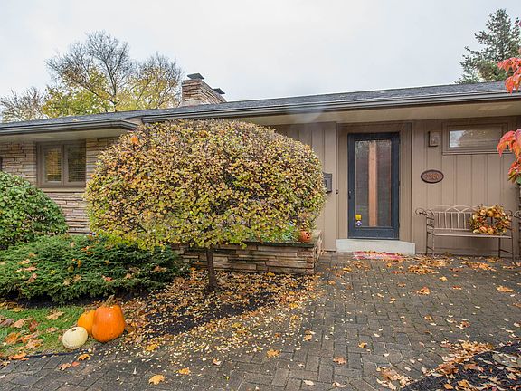 2nd image of 3960 Kioka Ave