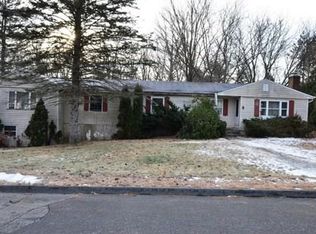 4 Carriage Dr, Auburn, MA 01501