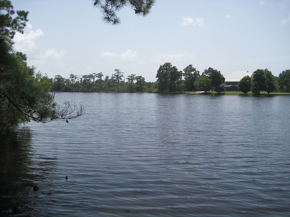 1st image of West Harbor Ln