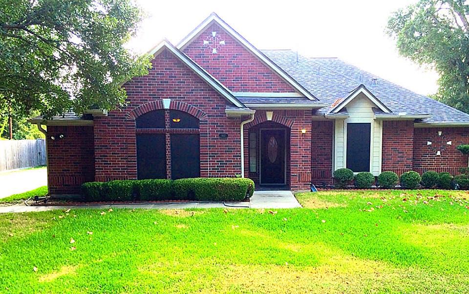 1st image of 807 Mockingbird Ln