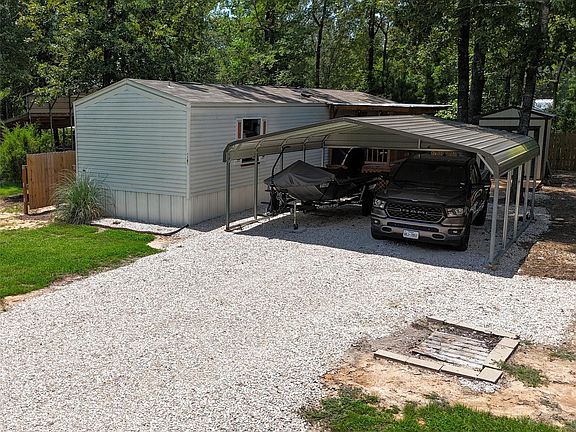 3rd image of 1161 Hidden Oaks Dr