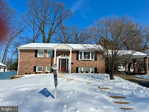 4th image of 7518 Fairwood Ln