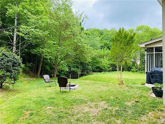 5th image of 506 Jefferson Ct