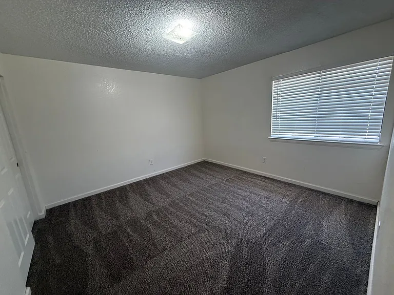 20318 Thunderbird Rd — Photo 23