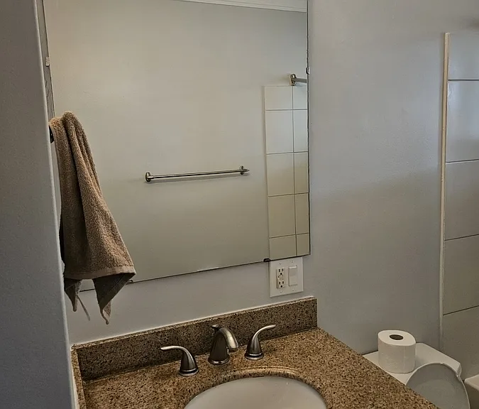 333 Elphinstone St — Photo 17