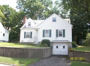 92 Blodgett Ave, Pawtucket, RI 02860