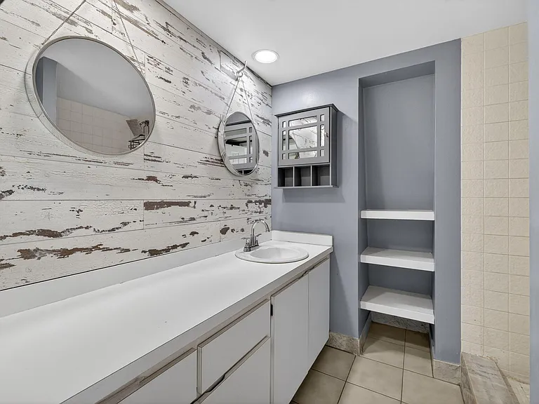 5612 SE Riverboat Dr #104 — Photo 16