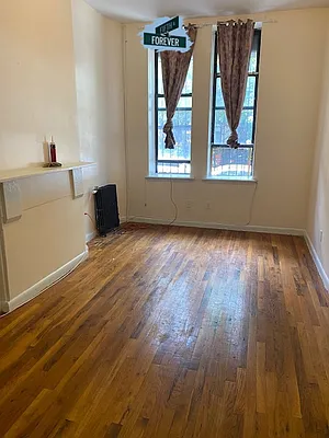 Rented by Fifth & Forever LLC | media 34