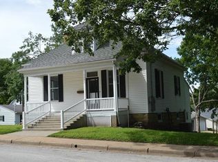 729 W 3rd St, Washington, MO 63090