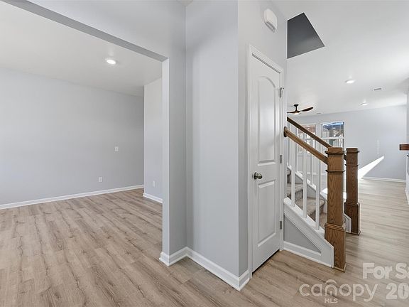 5th image of 2220 Sussex Rd