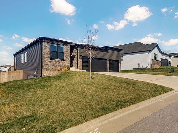 2nd image of 2613 W Goldfinch Drive