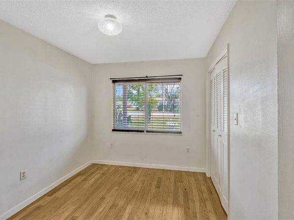 1001 Dora Ave, Tavares, FL 32778