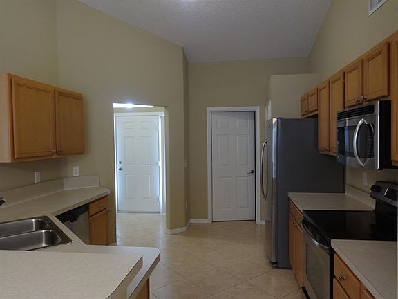 4th image of 1277 SW San Esteban Ave