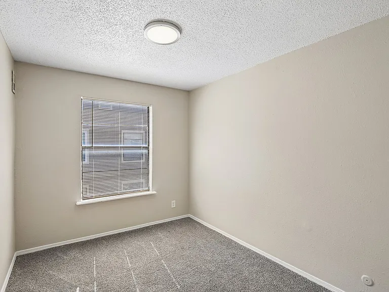 Pleasant Grove Apartments — Photo 10