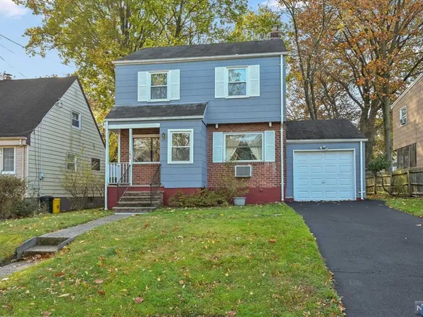 150 Circle Dr, Teaneck, NJ 07666