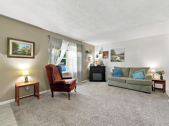 4th image of 1823 Pine Ln