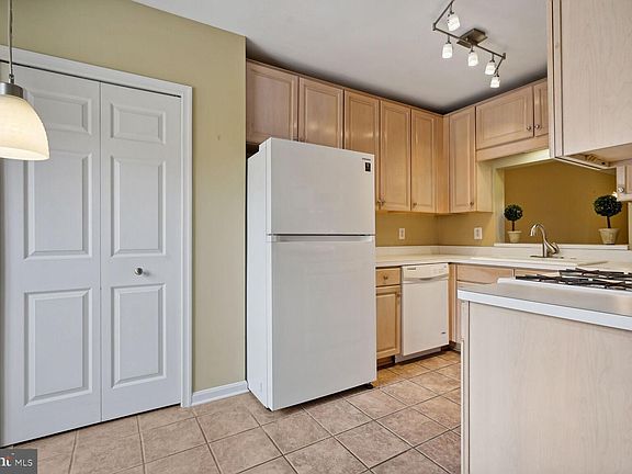4th image of 4106 Vanderbilt Ct