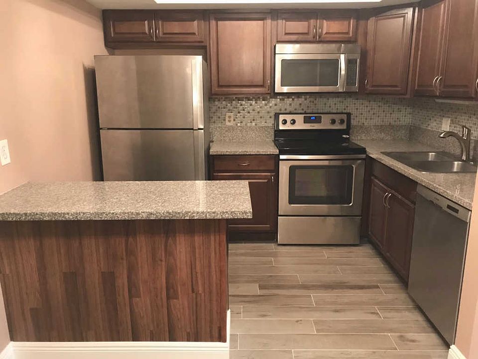1st image of 4480 Oak Terrace Dr