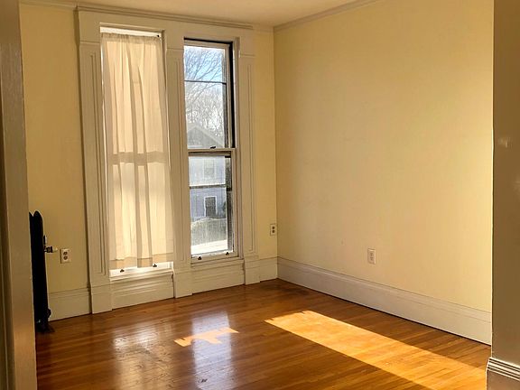 2nd image of 14 Everett St APT 4