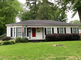 1127 E Lantrip St, Kilgore, TX 75662