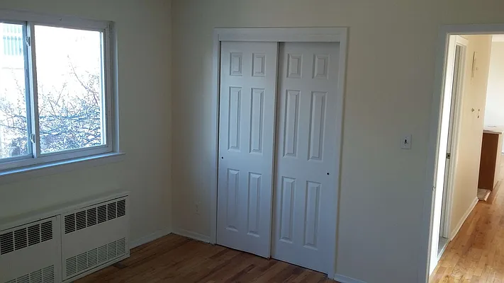 Rented by Halvatzis Realty | media 3