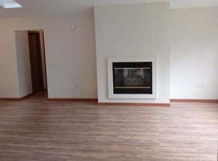 922 Shadow Ln, Toledo, OH 43615