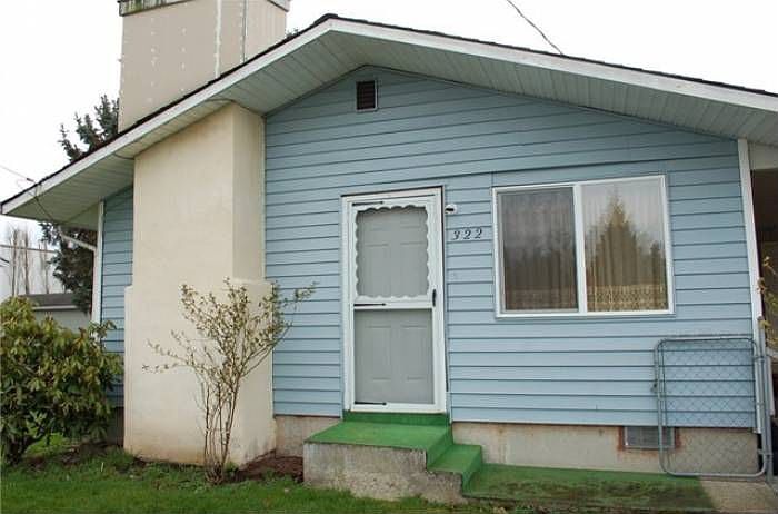 1st image of 322 8th Ave N
