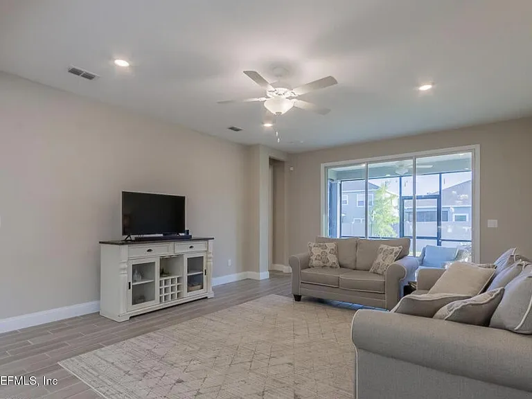 134 Sadler Ct — Photo 15